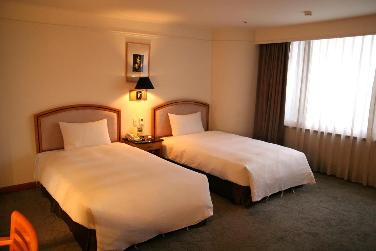 Hometel Hotel Kaohsiung Exterior foto